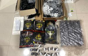 Barang bukti hasil penggerebekan laboratorium narkoba di Apartemen Salemba. (Dok. Istimewa)