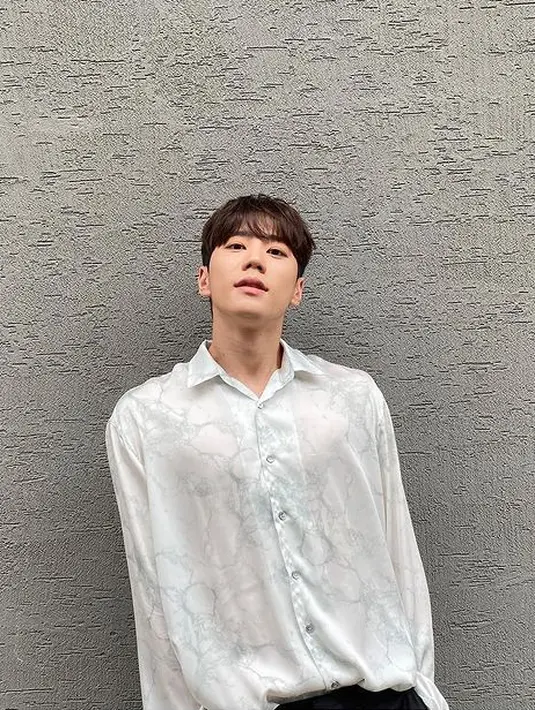 Lee Jun Young memenangkan berbagai penghargaan sebagai Aktor Baru terbaik dari MBC Drama Awards, Korean Music Awards, dan Korea Cultural Entertainment Awards. (Foto: Instagram/real_2junyoung)