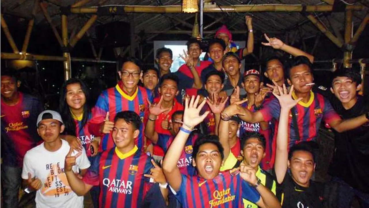 Potret Keseruan Nonton Bareng Barcelona Vs Juventus