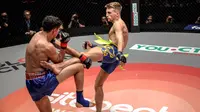 Petarung muay thai asal Inggris, Jonathan Haggerty akan melawan juara ONE Championship Sam-A Gaiyanghadao di Istora Senayan dalam ajang ONE: For Honor (Foto: ONE Championship)