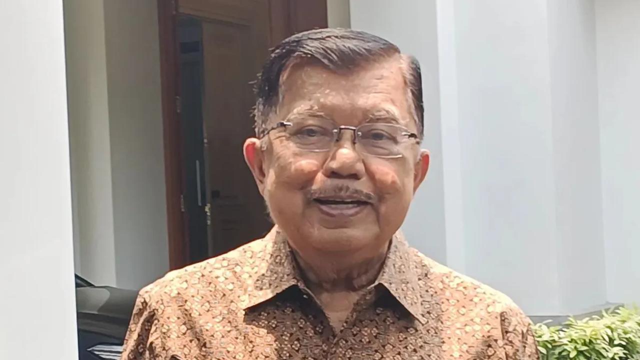 "Anda boleh menikmati produk sebaik-baiknya karena telah diberikan label halal,"