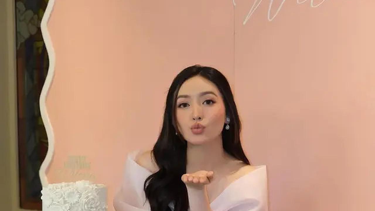 6 Potret Felicya Angelista dan Susan Sameh Kompak Kenakan Baju Putih saat Ulang Tahun Natasha Wilona ke-26