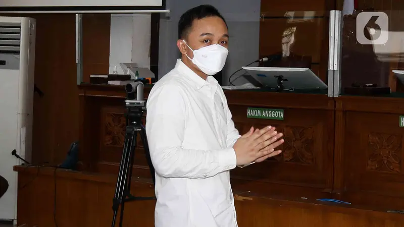 Ekspresi Ricky Rizal Jalani Sidang Vonis Kasus Pembunuhan Brigadir J