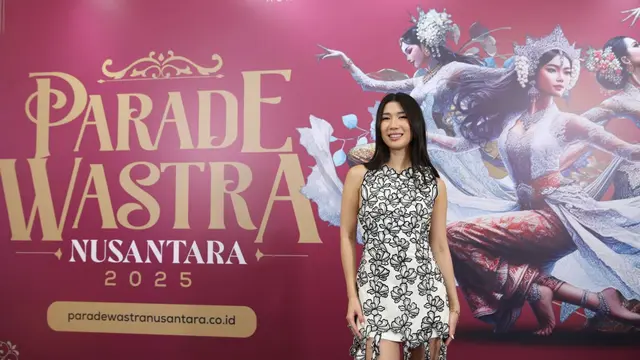 Christie Tampil Memukau di Parade Wastra Nusantara Fimela x IFC (foto/dok: fimela.com)
