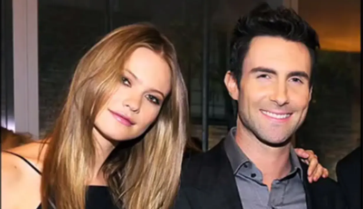 Saat melihat Mila, Adam Levine langsung jatuh hati, memberikannya inspirasi untuk memiliki banyak anak. (Via Youtube.com)