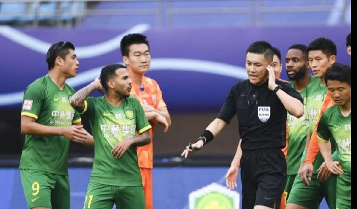 Keputusan Wasit Disorot<br>