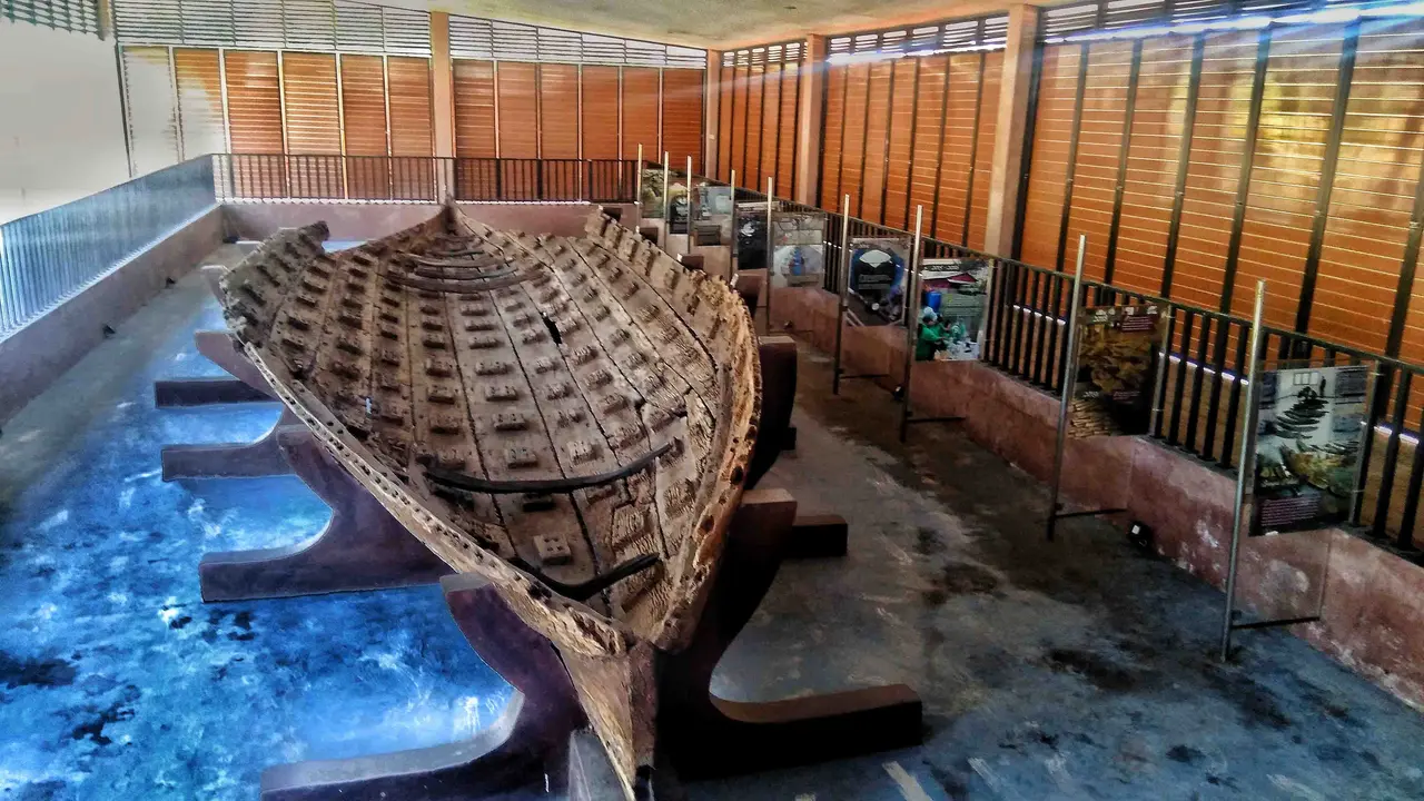 Perahu Kuno Rembang