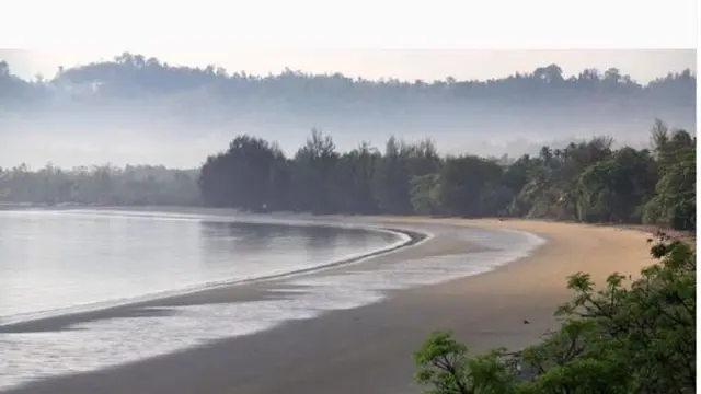 Pantai Taipa di Kota Palu, Sulawesi Tengah