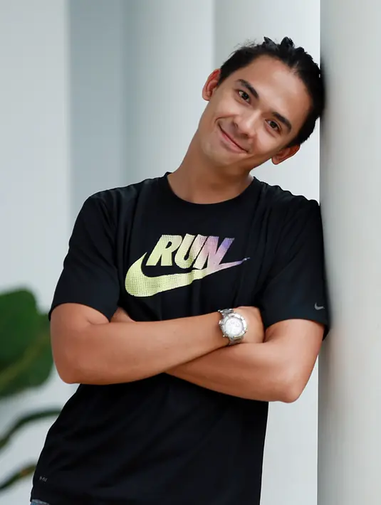 Lionil Hendrik turut ambil peran dalam serial Elif Indonesia, ia memerankan karakter Mansyur yang dari kecil sudah ditinggal ibunya karena meninggal dunia. Pria tampan ini juga menjadi sosok yang malas. (Deki Prayoga/Bintang.com)