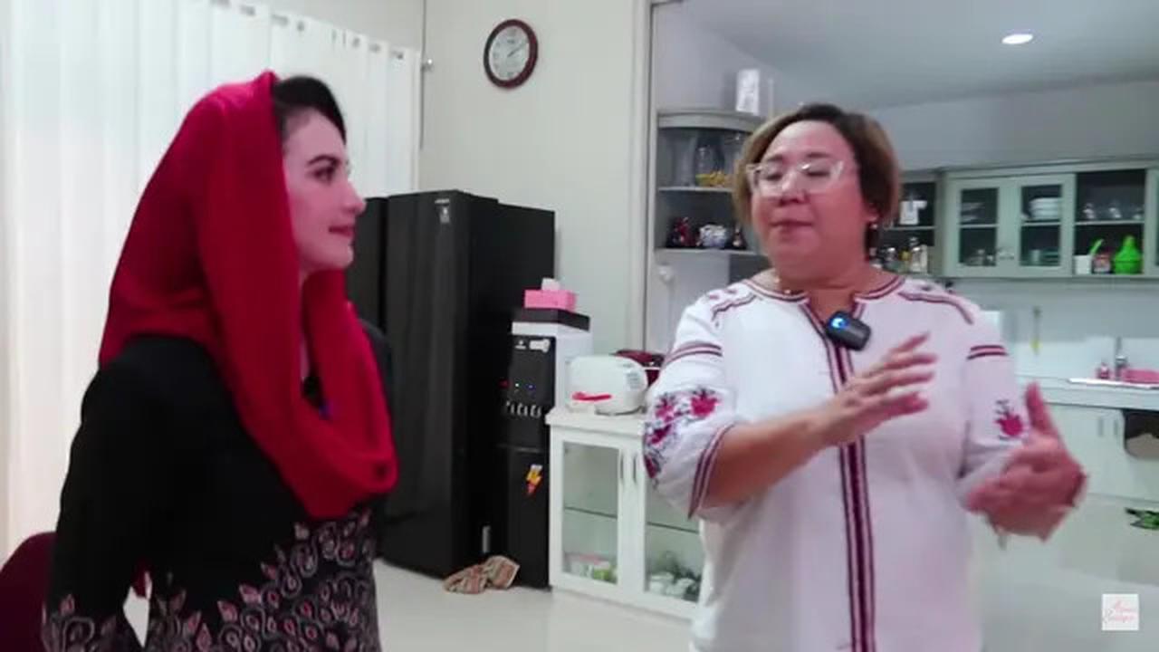 Serba Putih dan Mewah, Ini 7 Potret Dapur Baru Arumi Bachsin