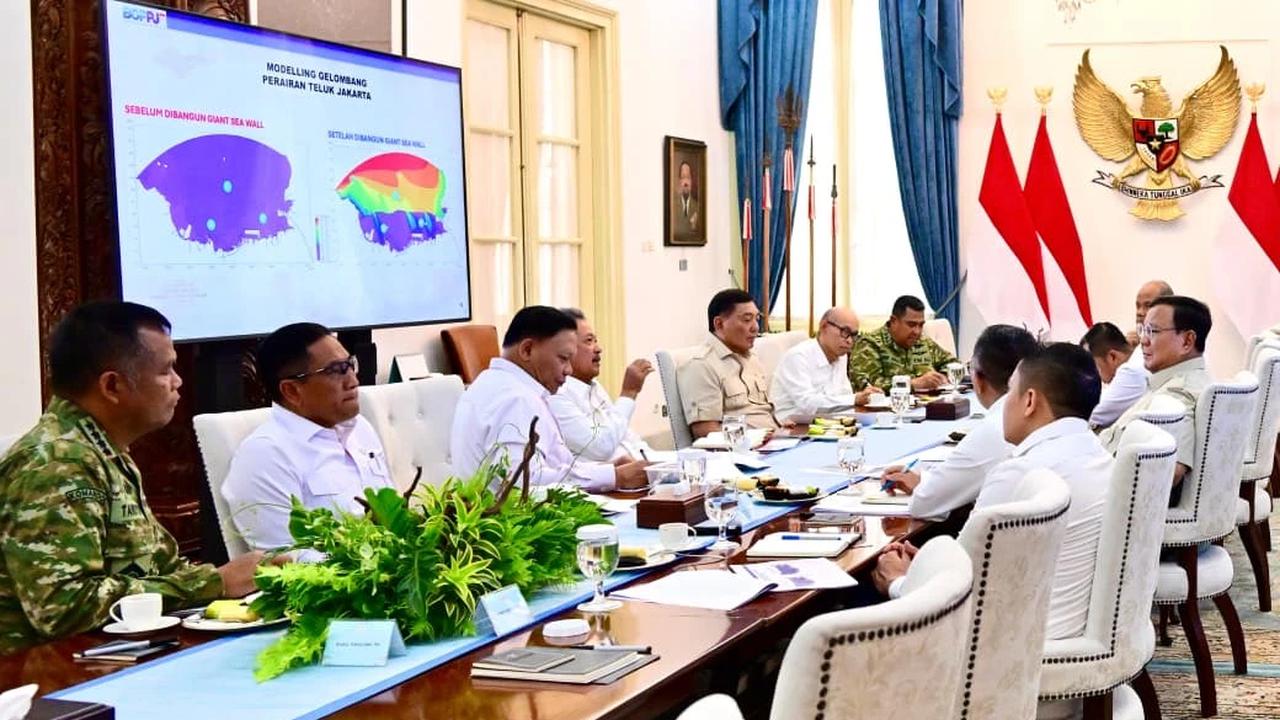 Presiden Prabowo Pimpin Ratas Percepat Pematangan Giant Sea Wall Pantura, Ini yang Dibahas