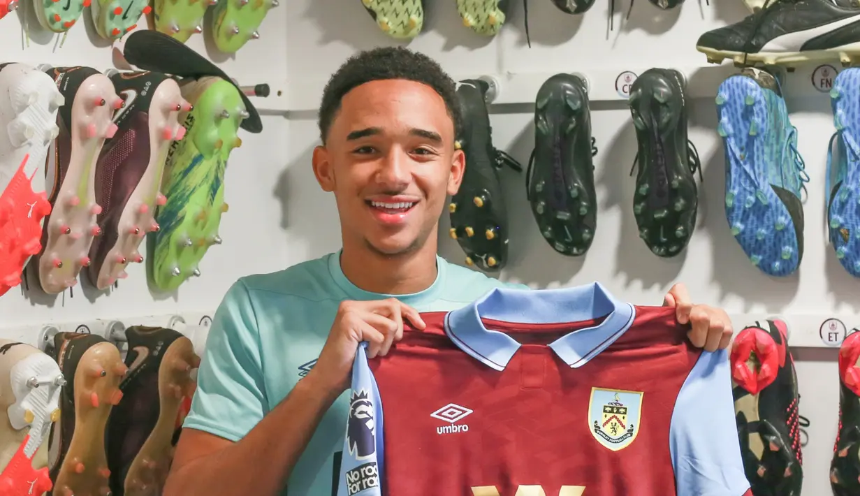Ramsey menjadi rekrutan musim panas ke-11 bagi manajer Vincent Kompany pada musim panas ini. (FOTO: twitter.com/BurnleyOfficial)