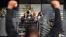 Aktivis kulit hitam Al Sharpton (tengah) berorasi saat menggelar aksi protes di luar acara Piala Oscar 2016 di Hollywood , Minggu (28/2). Perhelatan Oscar kali ini menuai kecaman karena para nominator semuanya berkulit putih. (REUTERS/Stuart Palley)