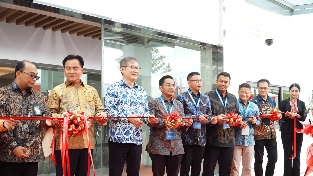 Pegatron melalui PT Pegaunihan Technology Indonesia bersama Telkomsel mengoperasikan pabrik cerdas berbasis AI dengan 5G Telkomsel