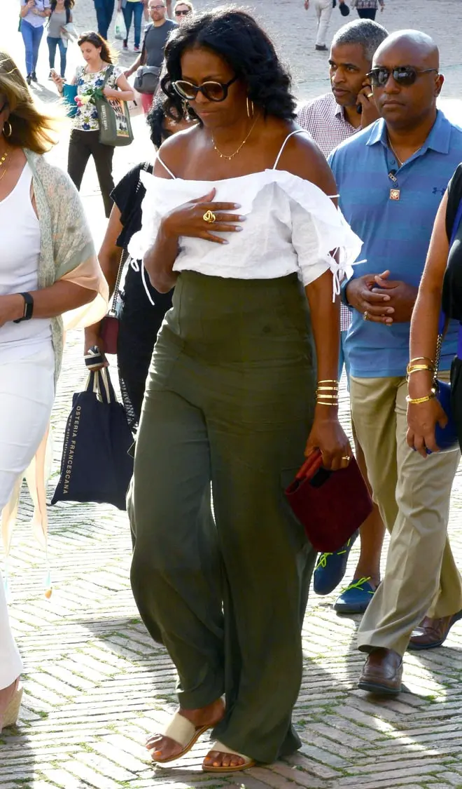 Gaya busana liburan Michelle Obama di Italia (Foto: Dok. US Magazine)