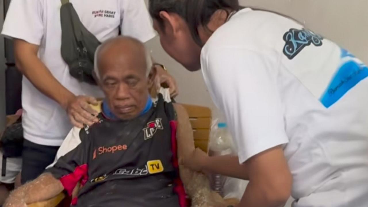 Sudah Bisa Berjalan, Panji Petualang Bantu Pengobatan Stroke Pak Tarno Oleh Kang Haris