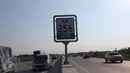 Suasana contra flow di dalam Tol Brebes, Jawa Barat, Senin (4/7). Contra flow tersebut diberlakukan petugas untuk memecah kemacetan di Tol Pejagan. (Liputan6.com/Angga Yuniar)