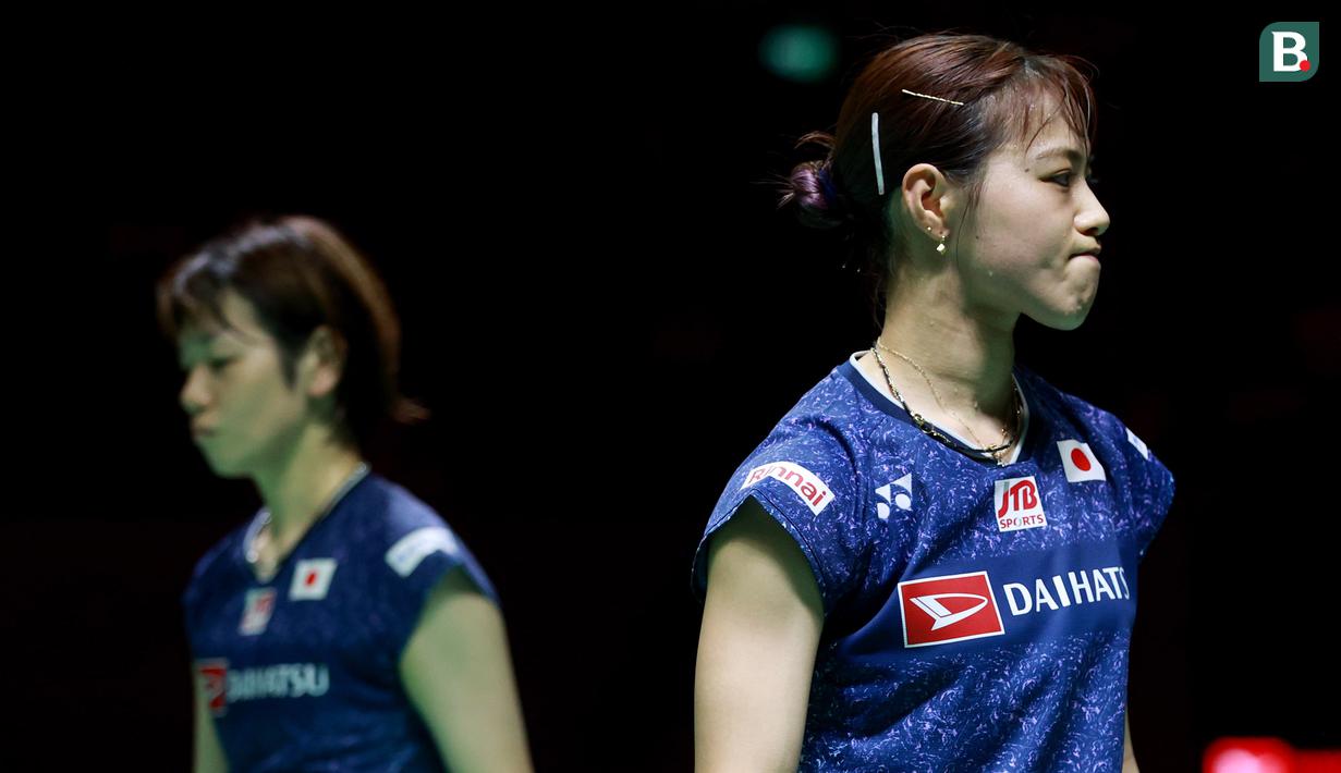 Lepas interval, Liu Sheng Shu/Zhang Shu Xian terus memimpin. Namun lagi-lagi menjelang angka-angka akhir Yuki Fukushima/Sayaka Hirota mampu memaksakan poin imbang saat kedudukan 18-18. (Bola.com/M Iqbal Ichsan)