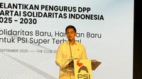 Ketua Umum Partai Solidaritas Indonesia (PSI) Kaesang Pangarep saat melantik pengurus DPP PSI periode 2025-2030 di Djakarta Theater, Jakarta Pusat, Jumat (26/9/2025) (Liputan6.com/Lizsa Egeham)