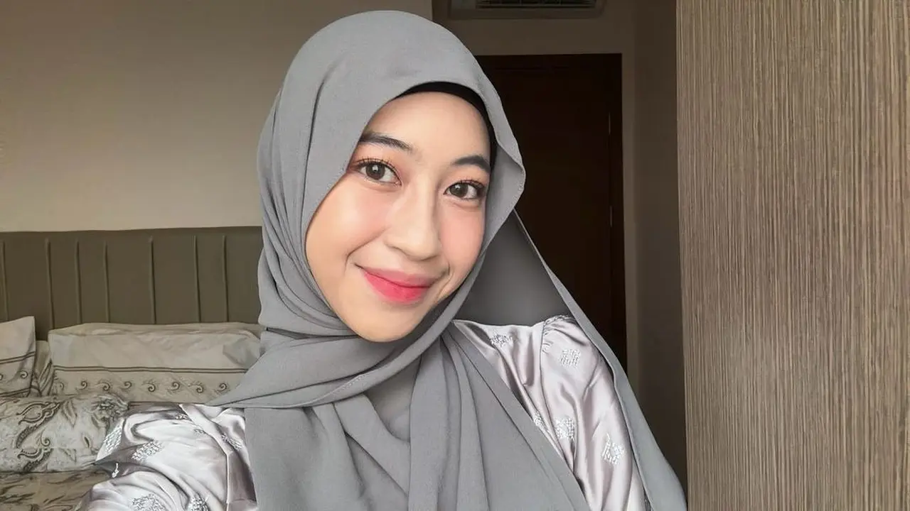 Tutorial Makeup Lebaran ala Adiba Khanza, Super Fresh dan Natural!