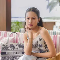 Maudy Ayunda di Diorivera Bali. [@maudyayunda].