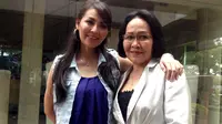 Cerai dari Sandy Tumiwa, Tessa Kaunang Lebih Dekat dengan Ibu