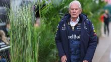 Dr. Helmut Marko, Konsultan Tim Oracle Red Bull Racing berjalan di Paddock sebelum Grand Prix F1 Las Vegas di Sirkuit Las Vegas Strip pada 22 November 2025 di Las Vegas, Nevada. (Hector Vivas/Getty Images via AFP)
