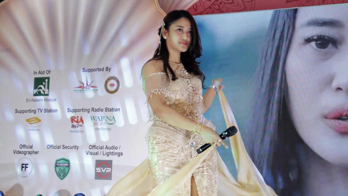 Penyanyi Lissa V Manggung di Mega Wedding Singapore Expo, Nyanyi 2 Lagu Disambut Tepuk Tangan