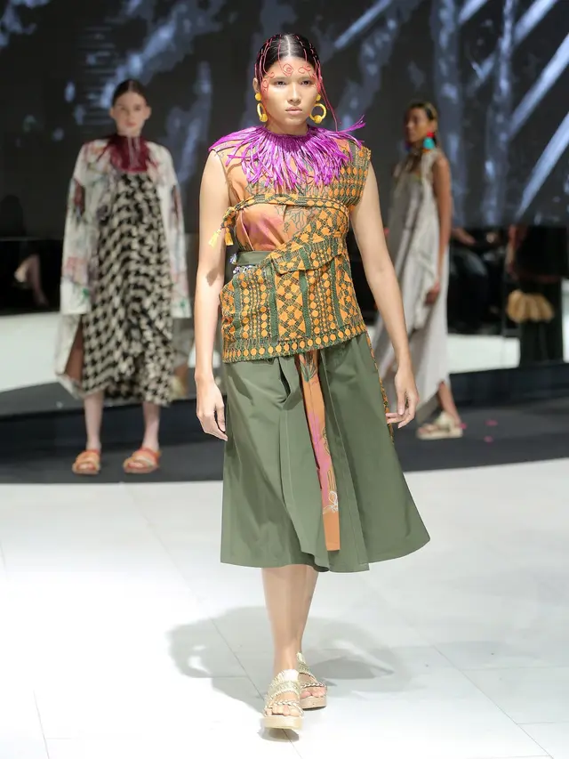 Rasa Baru Wastra Nusantara dalam Koleksi Mel Ahyar “Kultulibrasi”