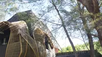 Rumah Tropis Masa Depan, Saat Teknologi Prefabrikasi Bertemu Desain Premium