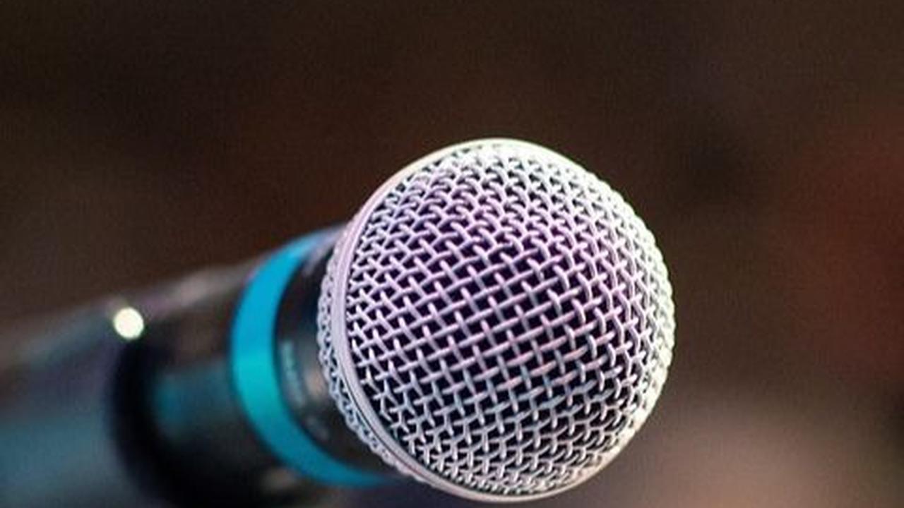 Pantun Salam Pembuka Lucu, Receh dan Menghibur