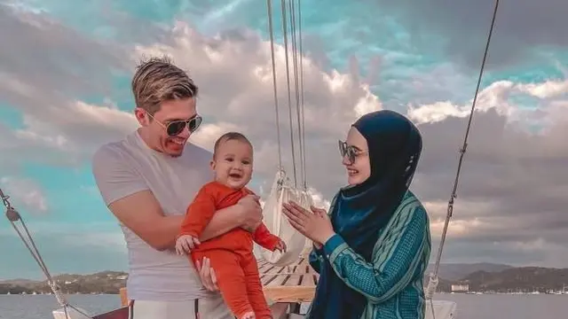 7 Momen Liburan Irwansyah dan Zaskia Sungkar Bersama Buah Hati ke Labuan Bajo