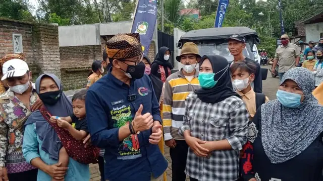 Sandiaga Uno saat berdialog dengan Nanda, mahasiswi salah satu perguruan tinggi di Jawa Tengah (ist)
