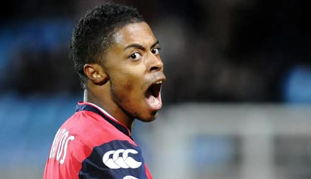 Selebrasi gelandang Lille asal Brasil, Michel Bastos setelah mencetak gol ke gawang Havre dalam lanjutan Ligue 1 di Lille-Metropole Stadium, Villeneuve-d'Ascq, 20 Desember 2008. AFP PHOTO/DENIS CHARLET 
