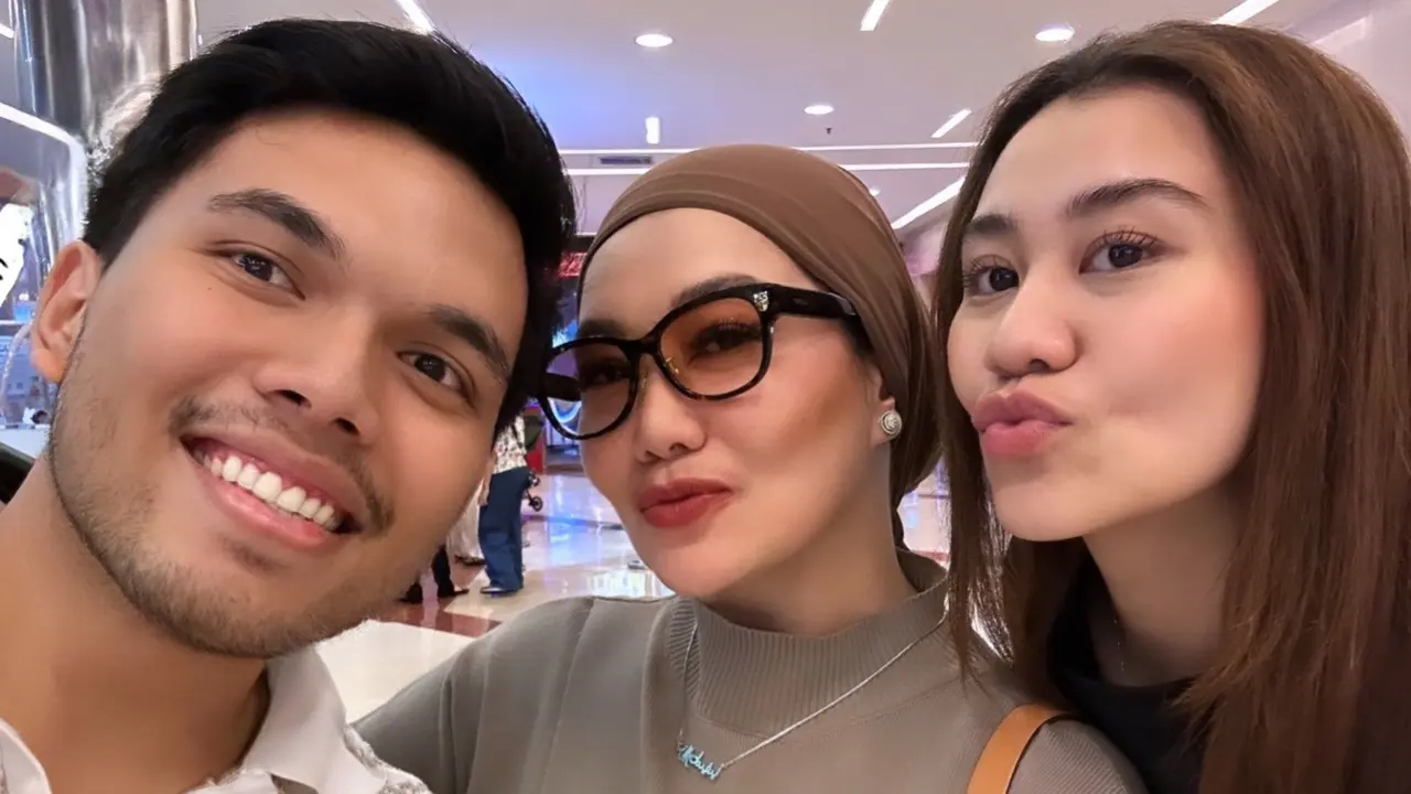 Reza Artamevia Bareng Aaliyah dan Thariq