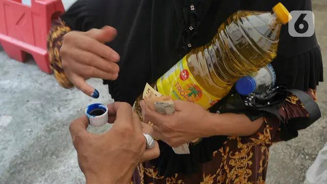 Operasi Pasar Minyak Goreng di Polres Jaksel