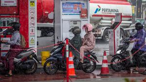 Antrean BBM di SPBU Mataram, Ternyata Ini Pemicunya