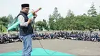 Ridwan Kamil terkena virus Goblin. Ia pun ikut-ikutan bergaya tertusuk pedang ala Goblin dan mengunggahnya ke instagram