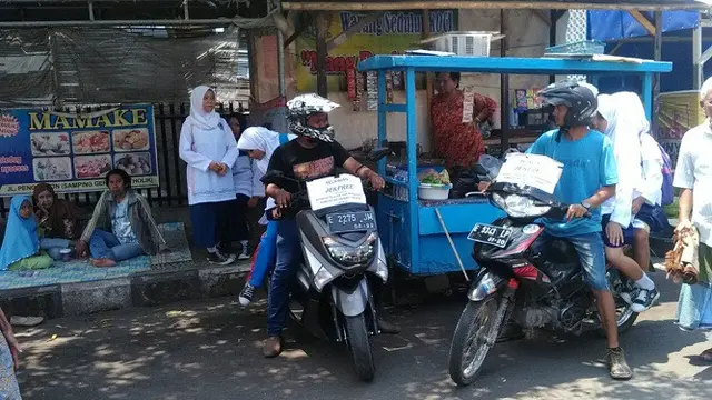 Angkot Cirebon mogok