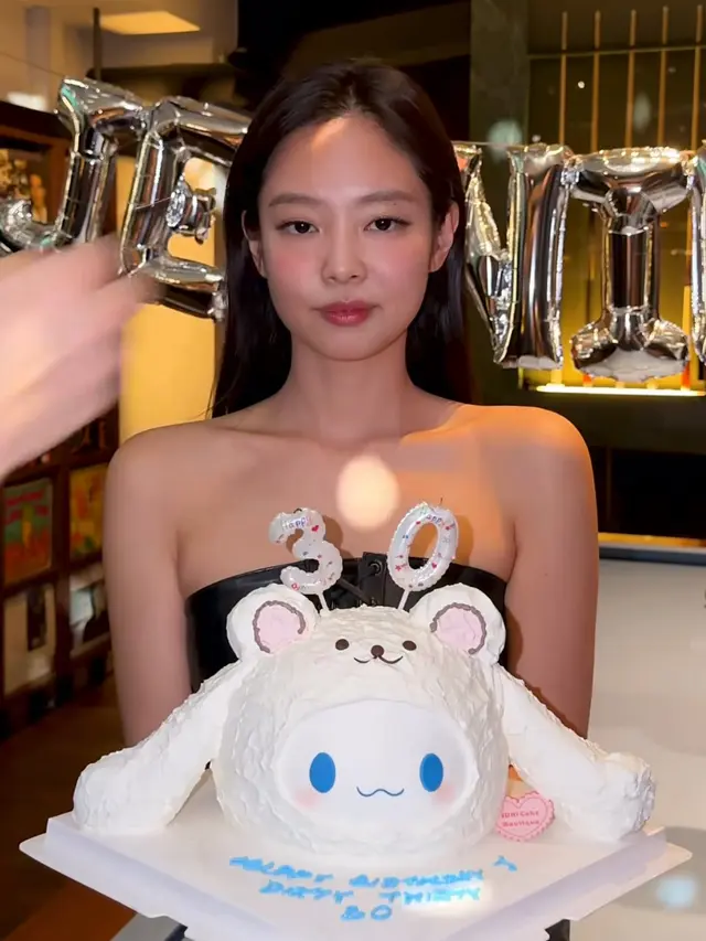 Jennie Blackpink ulang tahun ke-30. [@jennierubyjane]