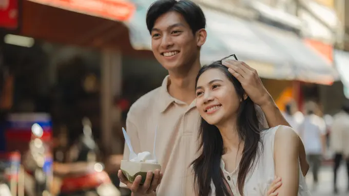 couple oktober sisi mengejutkan