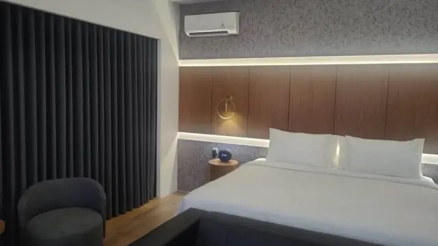 Kamar hotel percontohan di Artotel Group Learning Center.