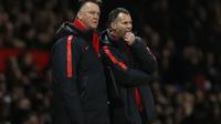 Louis Van Gaal dan Ryan Giggs (Reuters / Jason Cairnduff)