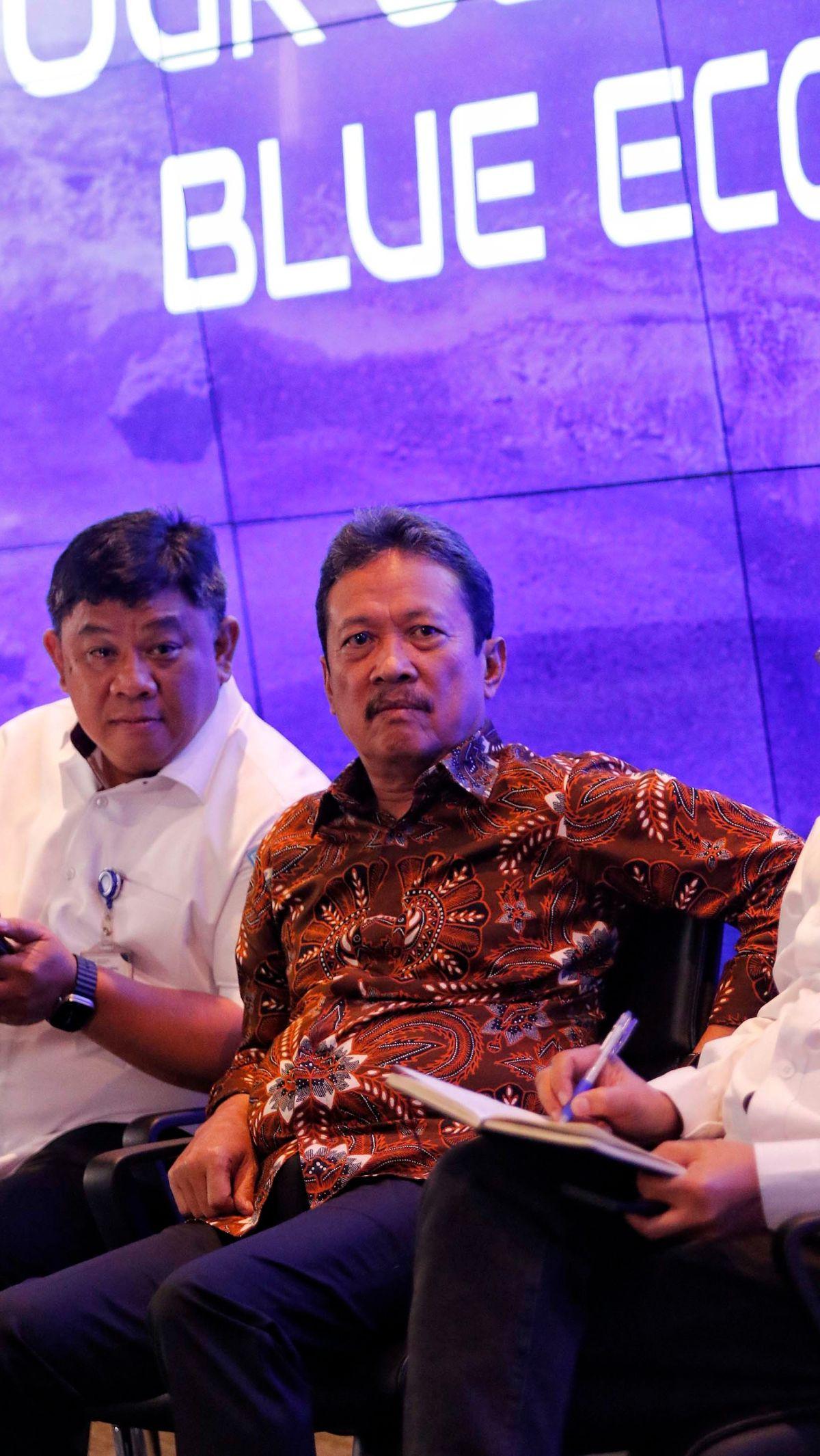 "PP nya itu kan ekspor (pasir laut) apabila kebutuhan dalam negeri sudah dipenuhin. Ya kan?," terangnya.