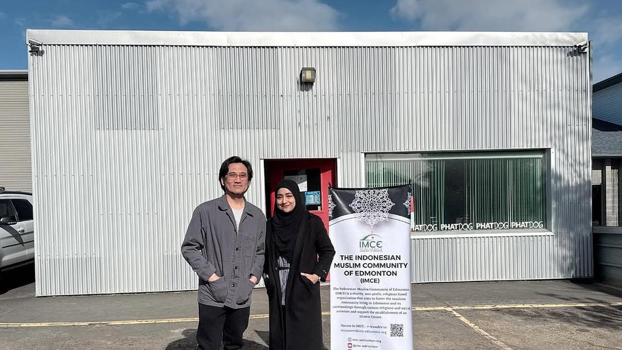 5 Potret Cindy Fatikasari dan Tengku Firmansyah Perlihatkan Masjid Indonesia Pertama di Kota Edmonton