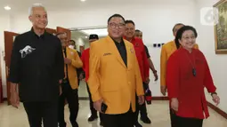 Megawati Soekarnoputri didampingi bakal capres Ganjar Pranowo menerima Ketua Umum Partai Hanura Oesman Sapta Odang dan jajarannya di Kantor DPP PDIP, Senin (28/8/2023). (Liputan6.com/Angga Yuniar)