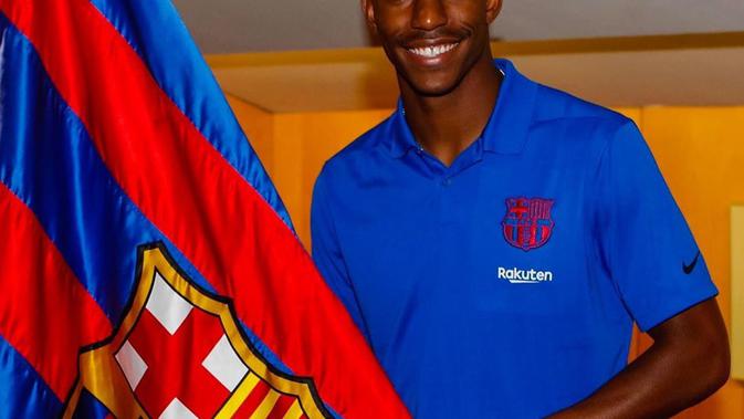 Junior Firpo. (Liputan6.com/IG/fcbarcelona)