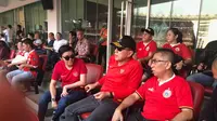 Calon Ketua Umum (Caketum) PSSI M Iriawan (tengah) saat menyaksikan laga Persija vs Persib di Stadion GBK, Rabu (10/7/2019). (Foto; Istimewa)