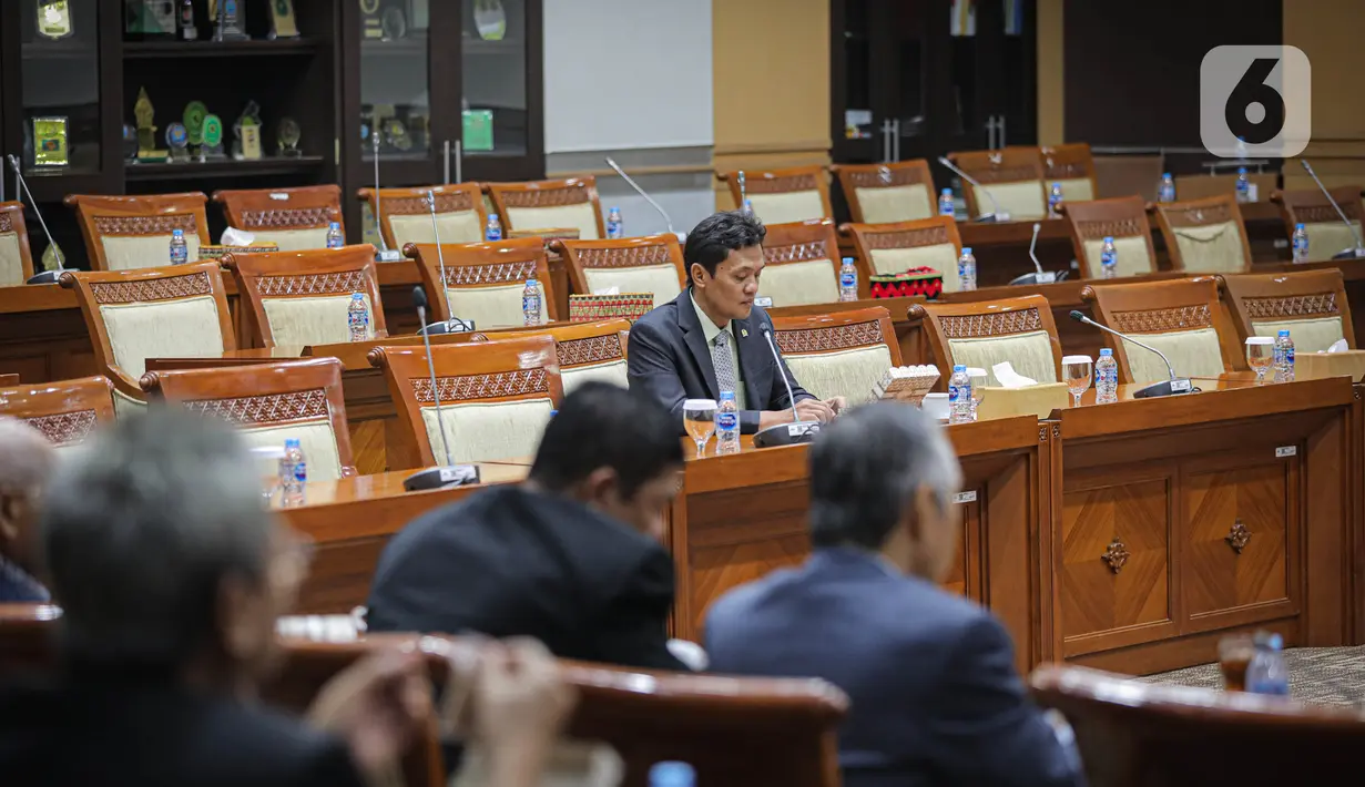 Dasco mengatakan pelantikan Habiburokhman sebagai Wakil Ketua Komisi III DPR RI didasari surat dari pimpinan Fraksi Partai Gerindra. Surat itu diterima pimpinan DPR pada 3 Juli 2024. (Liputan6.com/Faizal Fanani)
