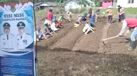 Penyiapan lahan khusus oleh Kementan untuk budidaya pertanian demi pemberdayaan Kelompok Wanita Tani (KWT) di Desa Labotan, Banggai, Sulawesi Tengah. (Ist)